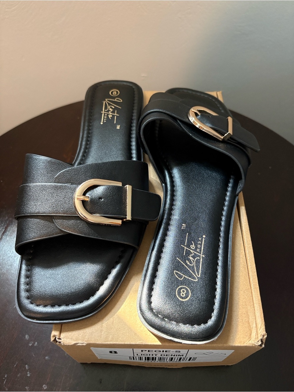 NWOT - Vento Rosa Black Buckle Slide Sandals - Women